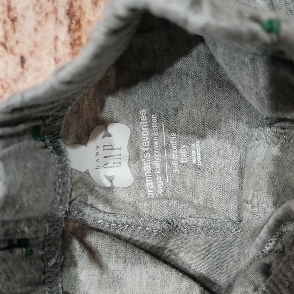 COPY - Baby Gap boy shorts - Picture 4 of 6